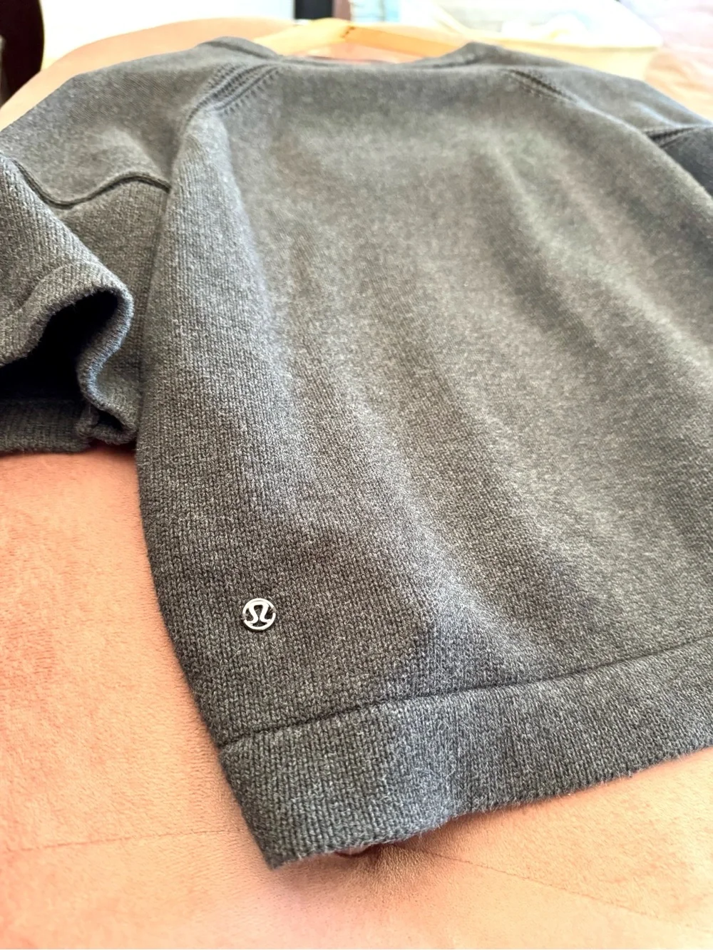 Lululemon Athletica Cropped Oversized Dark Gray Sweatshirt Size Small.